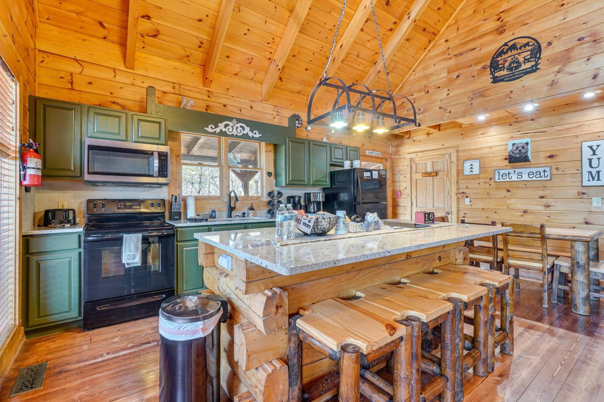 Sevierville Cabin With Deck Minutes To Pigeon Forge Екстер'єр фото