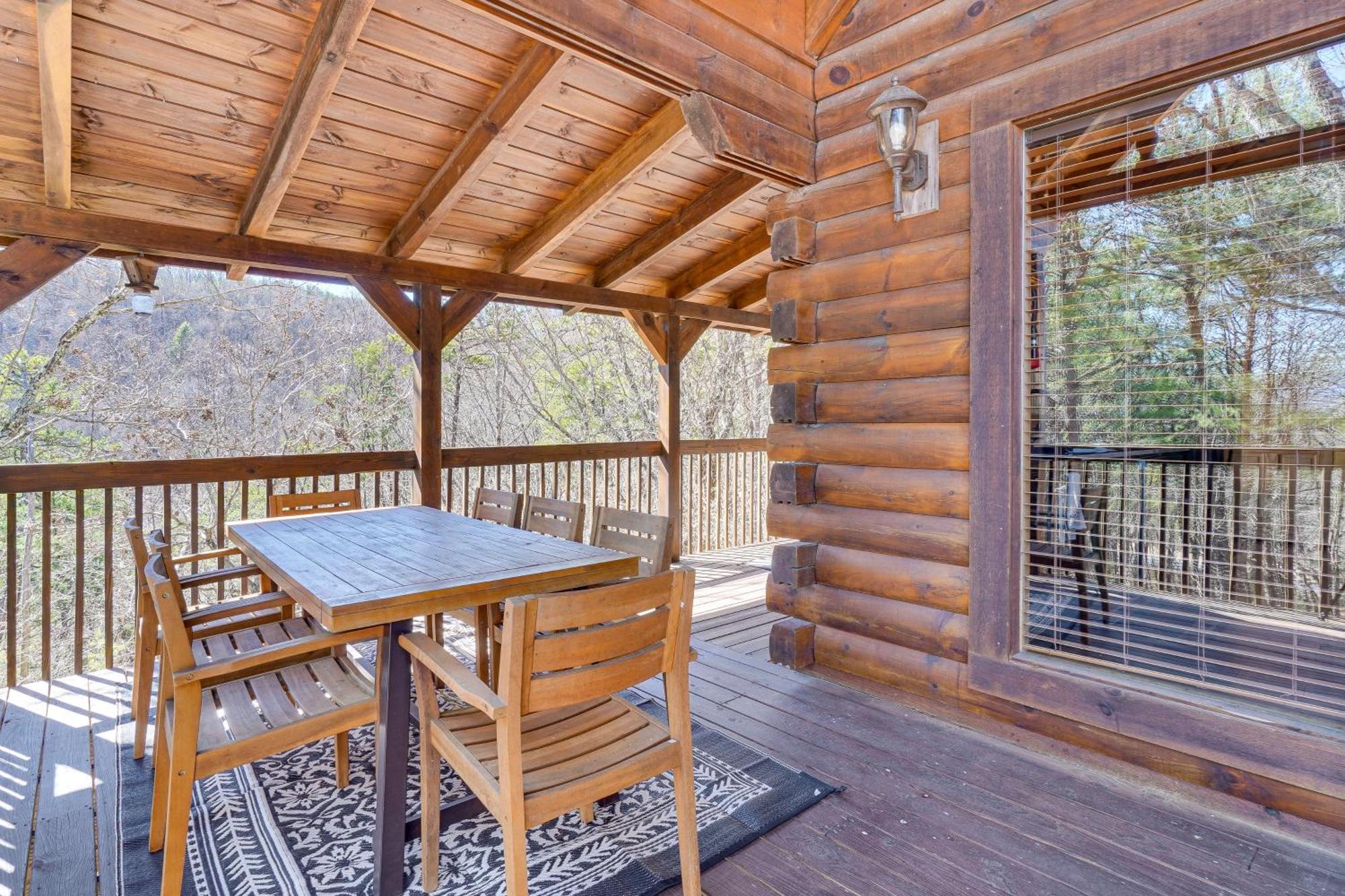 Sevierville Cabin With Deck Minutes To Pigeon Forge Екстер'єр фото